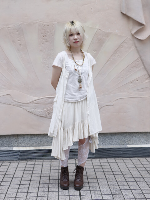 ニットデザイン科2年 鈴木 日菜子 (Hinako Suzuki)