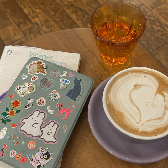 自分の時間を大切にするカフェでのひととき